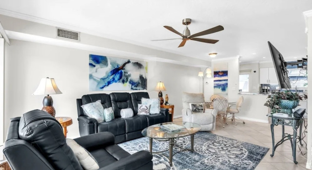 Anchors West 2 Bedroom Home, Varaa Lomakoti Huvilat kohteessa Florida, Villa
