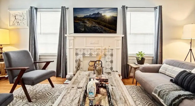 Коттедж Modern Rustic 3 -bedroom 2 Bathrooms Carport