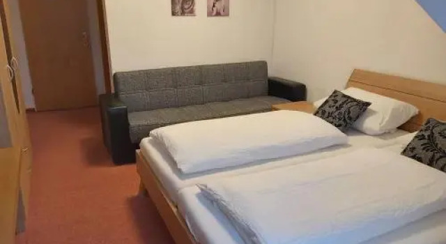 Damhirsch, Book Hotel Neustadt am Rübenberge 