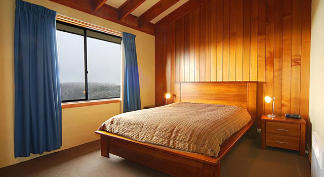 Hotham 1750 12