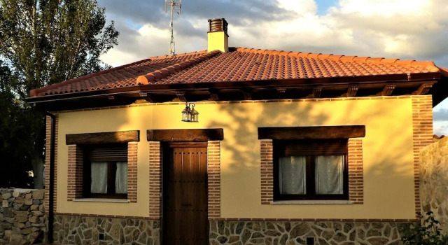 Fantastic Holiday Home in Ávila With Mountain View, Забронировать Отель Бернуй-Салинеро 