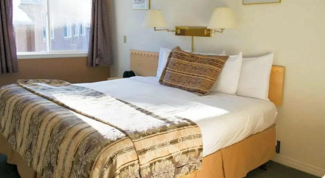 Апартаменты Banff Boundary Lodge