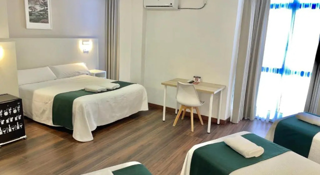 Семейный номер Standard Hostal Gran Vía