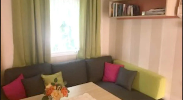Bungalow With 3 Bedrooms in Puget-sur-argens, With Shared Pool and Furnished Garden, Rezerwuj Hotel Hotele w Owernia z parkingiem, Parking