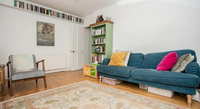 Spacious 3 Bedroom House in Clapton, Забронировать Дом для отпуска Виллы Большого Лондона, Вилла