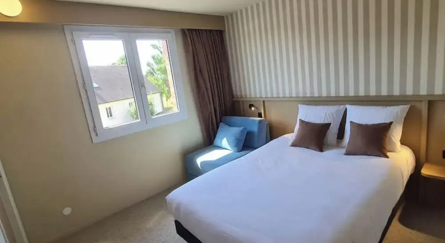 Трёхместный номер Standard Brit Hotel Confort Alençon
