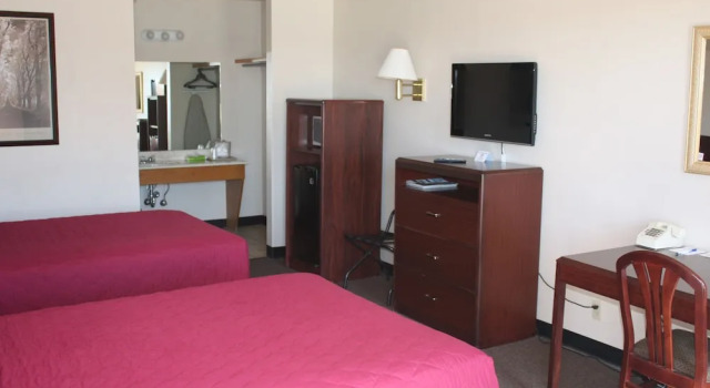 Четырёхместный номер Standard Boomtown Inn