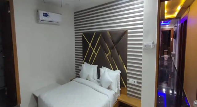 Hotel Sr, Rezervovat Hotel Hotely v Gujarat s parkováním, Parkování