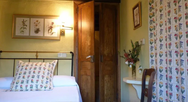 Idyllic Country House in the Foothills of the Pyrenees, Prenota Casa vacanze Ville a Aragona, Villa