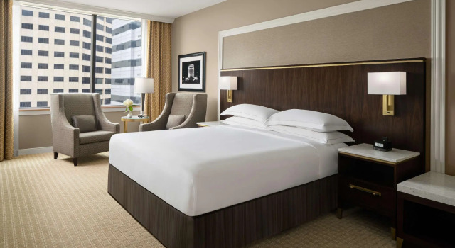 Двухместный номер Standard Hilton Indianapolis Hotel & Suites