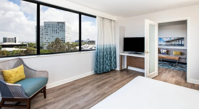 Двухместный полулюкс Renaissance Newport Beach Hotel