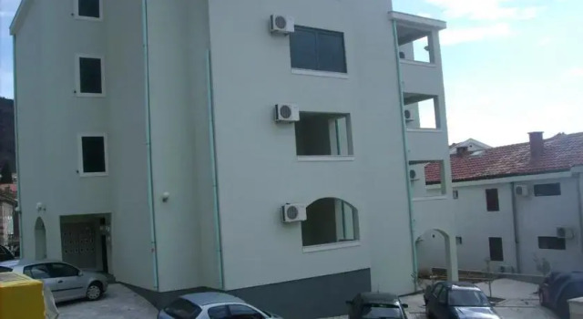 Studio Mir, Varaa Huoneisto Petrovac 