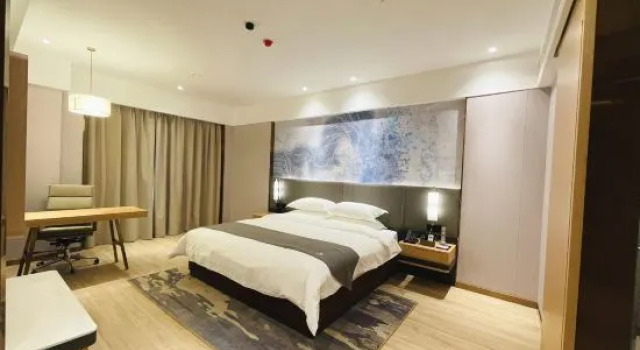 Люкс Comfort с видом на город GreenTree Eastern Hotel (Baise Wuzhong Sports Center)