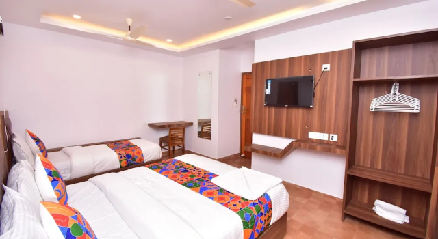 Трёхместный семейный номер Standard Hotel orchid suites Cochin