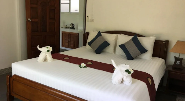 Люкс Deluxe The Pelican Beachfront Suites Krabi