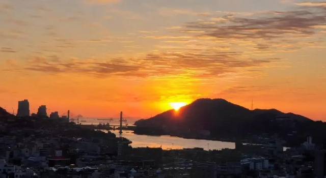 Yeosu the Pumgo, Забронировать Отель Йосу Чолла-Намдо, рядом с Западный рынок Ёсу