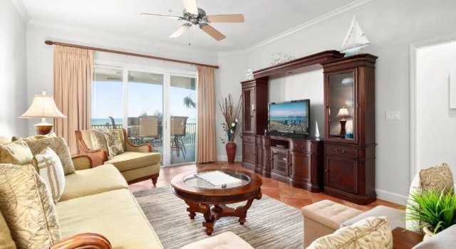 822 Cinnamon Beach, 3 Bedroom, Sleeps 6, 2 Pools, Ocean Front, Elevator, Забронировать Отель Отели Палм-Кост с бассейном, рядом с Общинная церковь в Хэммоке, Бассейн