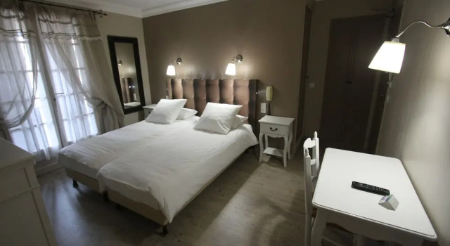 Двухместный номер Deluxe с видом на бассейн Hotel Van Gogh