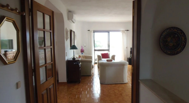 Bright Villa With 2 Rooms in Carvoeiro With Wonderful sea View, 4 Furn, Забронировать Вилла Бизнес-отели Карвоэйру, рядом с Praia do Vale Covo, 4* 5*