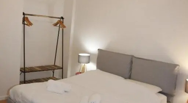 Vicolo Leoni 2BRD apartment