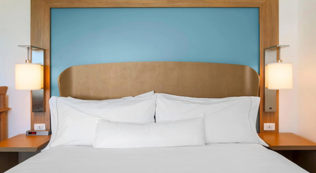 Номер Standard Element by Marriott Ontario