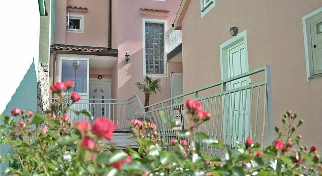 Nice Apartment in Omisalj With Wifi and 1 Bedrooms, Prenota Appartamento Hotel a Isole Quarnerine con parcheggio, Parcheggio