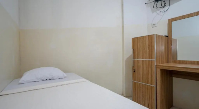 SPOT ON 2294 Mega Kost, Boek Hotel Palembang Sumatra