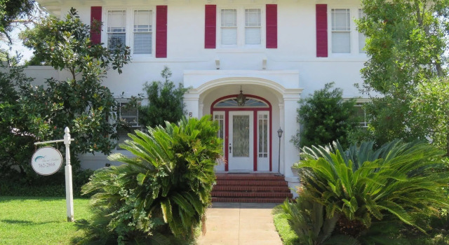 Avenue O Bed and Breakfast, Забронировать Отель Галвестон Texas Gulf Coast, рядом с Betty Head Oleander Garden Park