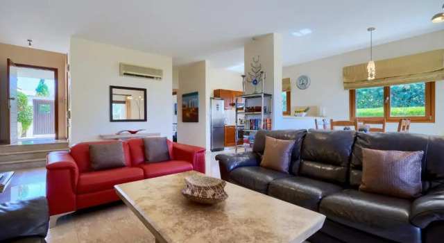 3 bedroom Villa Madelini with private pool, Aphrodite Hills Resort, Book Ferieresort Hoteller i Kouklia med pool, nær Ranti Forest Beach, Swimmingpool