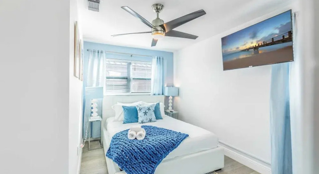 Pool, Hot Tub & Putting Green Near Deerfield Beach Oasis on Fourth by Avantstay
