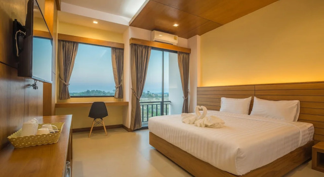 Двухместный номер Deluxe с балконом Sann View Hotel
