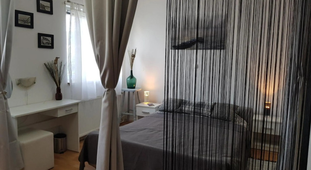Apartman Atelier, Book Lejlighed Hoteller i Karlovac med pool, Swimmingpool