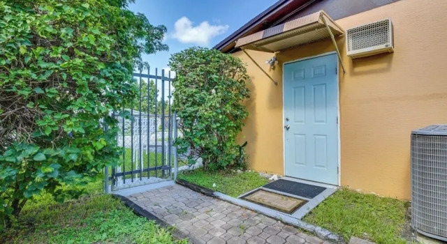 8 Mi to Beach: Pet-friendly Fort Lauderdale Studio