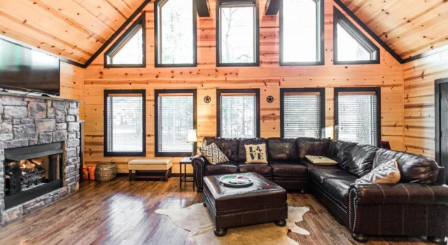 Nik's Nest 2 Bdrm, 2 Bath, Hot tub, Fireplace, 1Story, Fire Pit, Horseshoes, Boek Hotel Hochatown Oklahoma