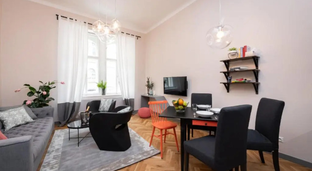 Полулюкс EMPIRENT Garden Suites