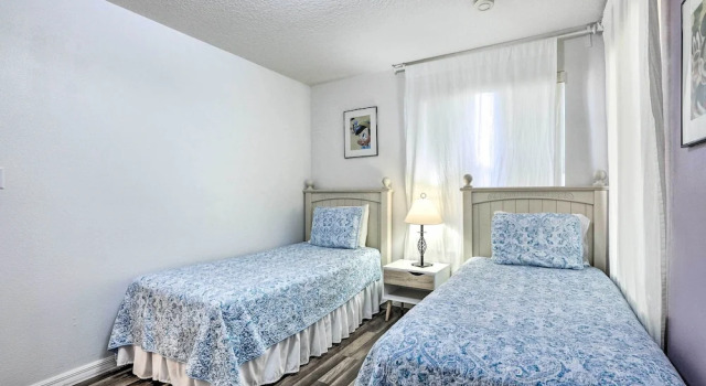 Апартаменты с 3 комнатами с балконом Bright Kissimmee Condo < 6 Mi to Disney World