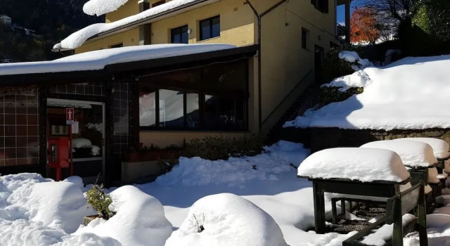 BMP Apartment Baita, Book Lejlighed Hoteller i Cimone med pool, Swimmingpool
