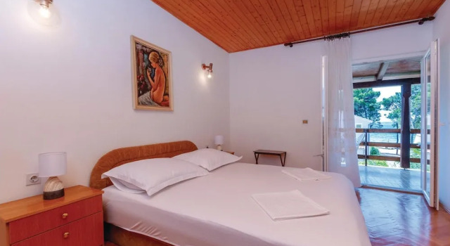 Amazing Home in Jadrija With Wifi and 2 Bedrooms