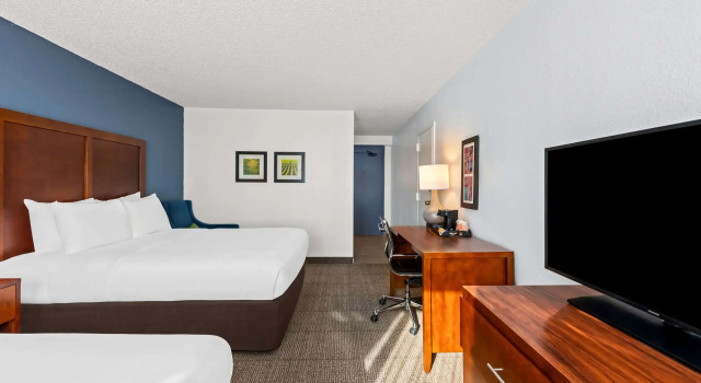 Четырёхместный номер Standard Comfort Inn & Suites Omaha Central