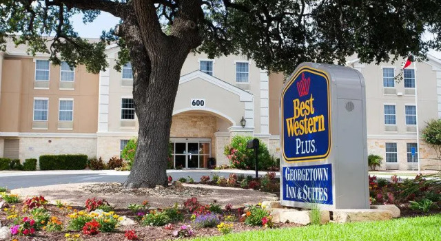 Кровать в общем номере Best Western Plus Georgetown Inn & Suites