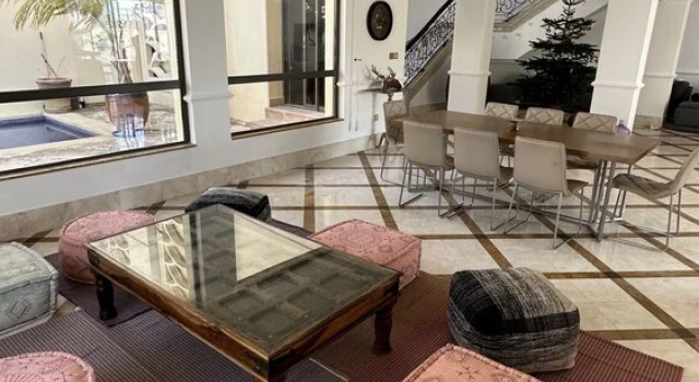 Neyar Beach Vibes - The Penthouse, Забронировать Отель Отели Эмирата Дубая с бассейном, рядом с Международный яхт-клуб Дубая, Бассейн