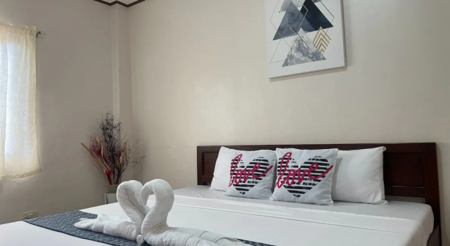 Номер Deluxe Dinahs Tourist Inn Puerto Princesa