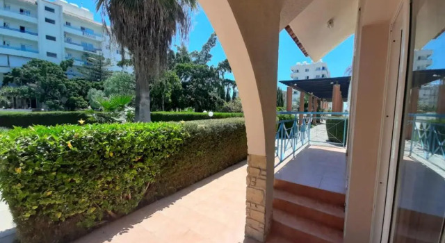 1bd in Palm Beach M1 with pool, Book Apartment Germasogeia Limassol