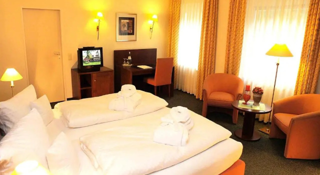 Трёхместный номер Standard Heidehotel Waldhütte