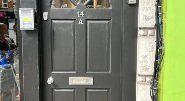 1-bed Apartment in Ealing, 3 Mins From Station, Varaa Huoneisto Asunnot kohteessa Merseyside, Huoneisto