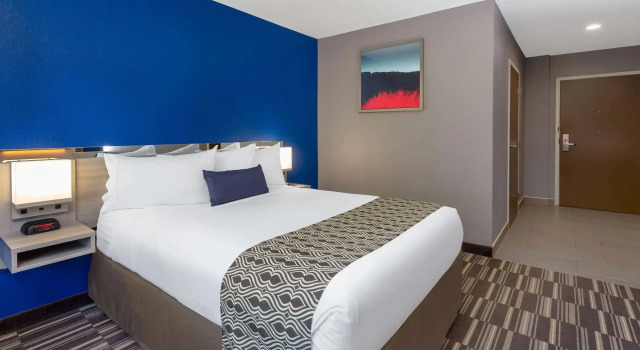 Microtel Inn & Suites by Wyndham Bethel/Danbury, Забронировать Отель Данбери штат Коннектикут, рядом с Western Connecticut Medical Group