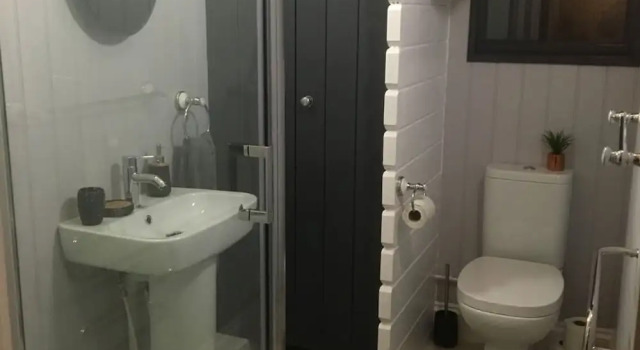 Secret Lodge by Cardiff Holiday Homes, Забронировать Дом для отпуска Виллы Гламорган, Вилла