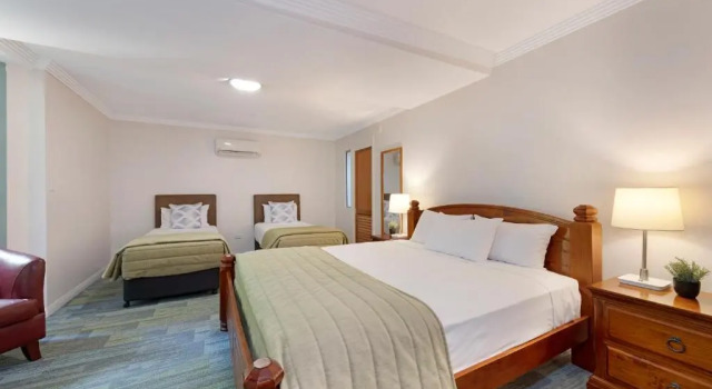 Семейный номер Standard Burnett Riverside Hotel