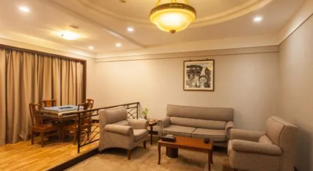Люкс Business Fangzhong Holiday Hotel