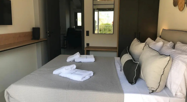 Deluxe 2br Suite With sea Views to Argostoli bay, Забронировать Апартаменты/квартира Апартаменты Кефалония, рядом с Порт Аргостоли, Апартаменты/квартира